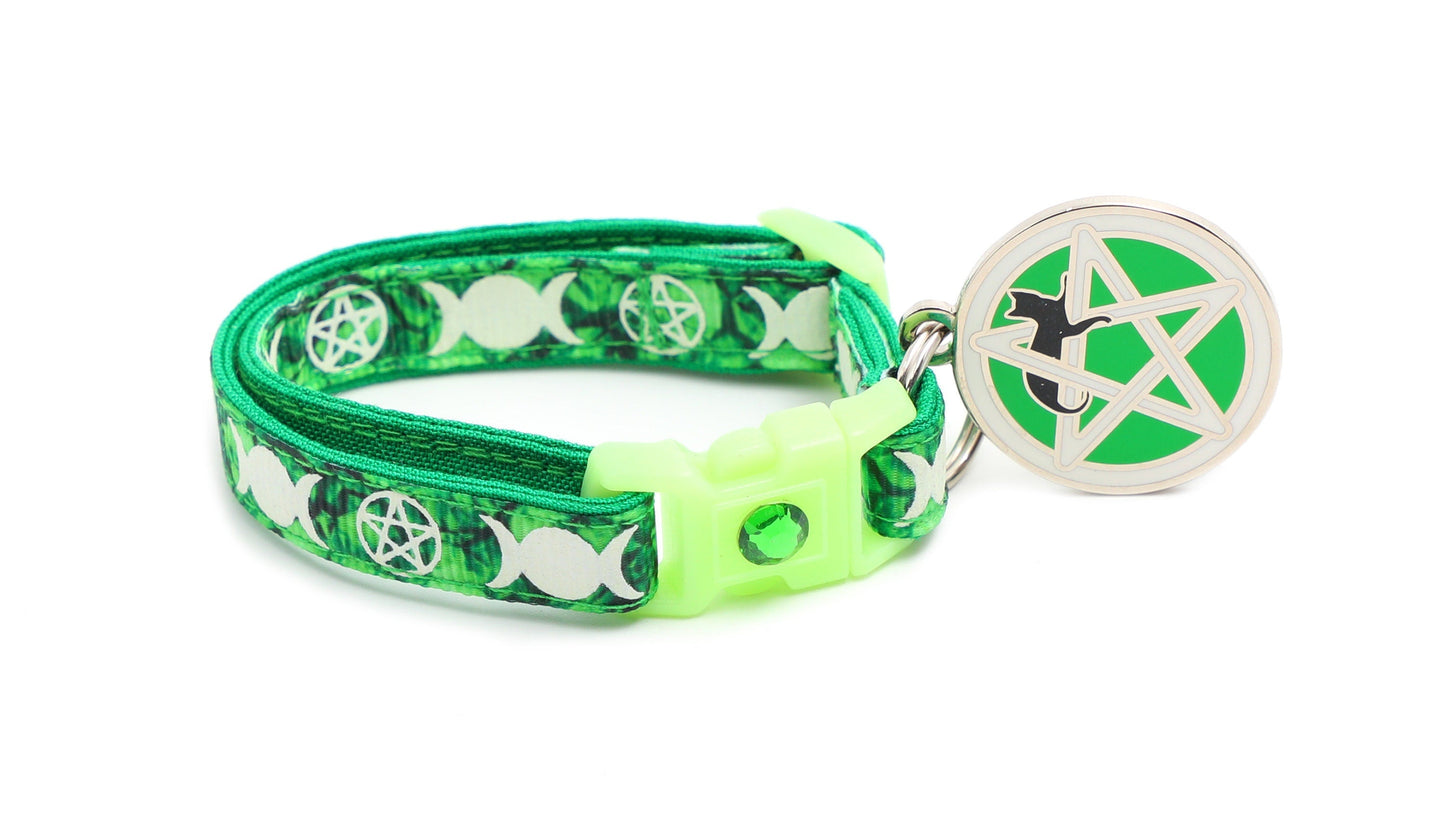 Witch's Familiar on Emerald Cat Collar-1
