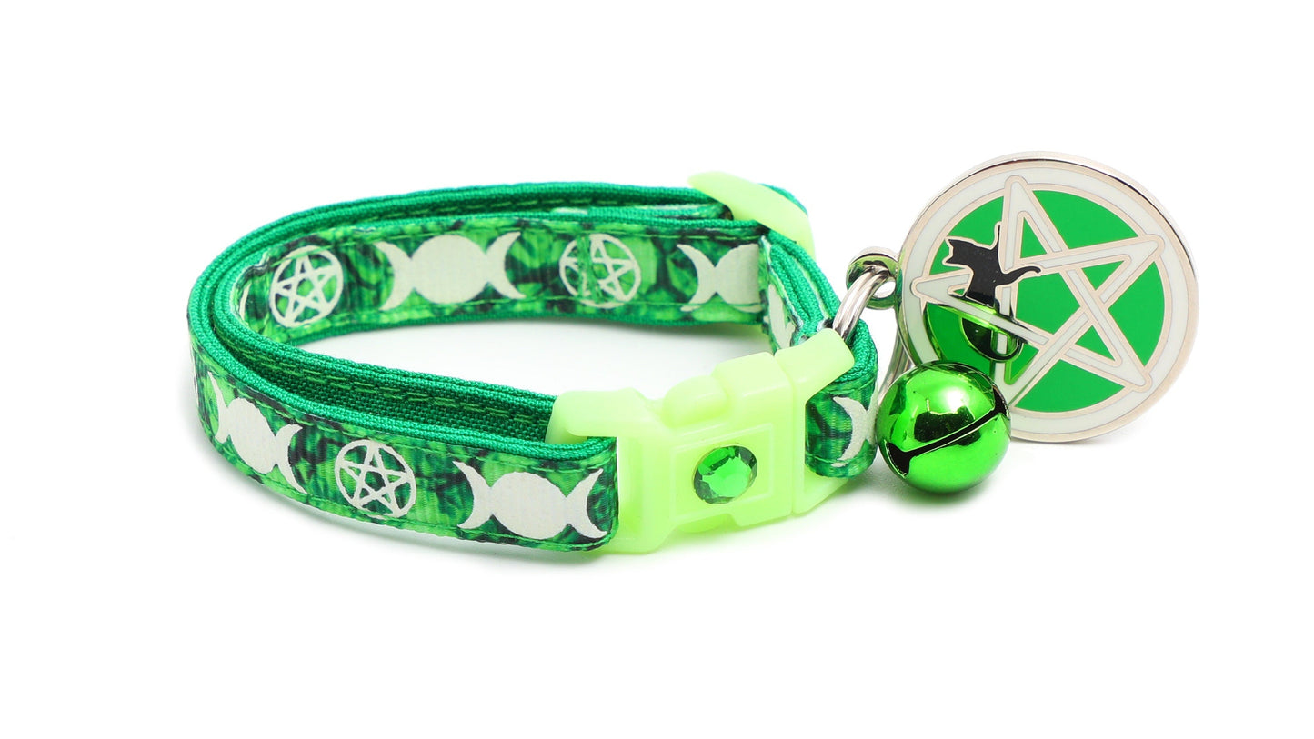 Witch's Familiar on Emerald Cat Collar-5
